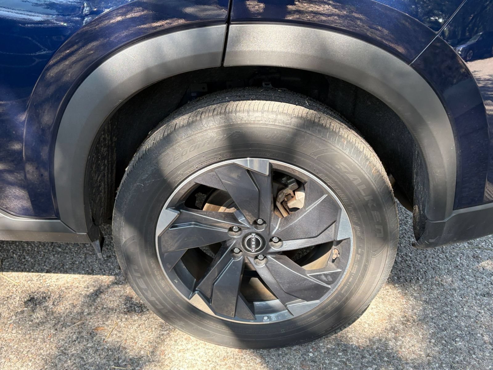 Used 2025 Nissan Rogue SV FWD image 31