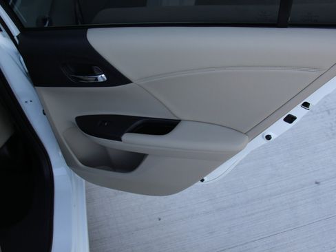 Used 2015 Honda Accord EX-L image 28