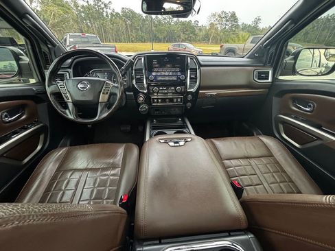 Used 2021 Nissan Titan Platinum Reserve w/ Moonroof Package image 15