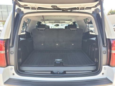 Used 2020 Chevrolet Suburban LT w/ Luxury Package AWD/4WD image 36