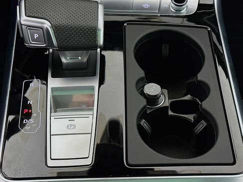 Used 2024 Audi SQ8 Premium Plus w/ Executive Package image 14