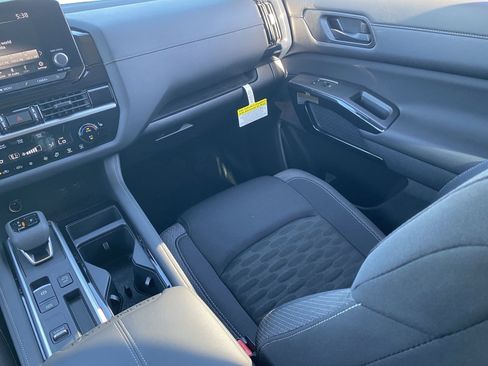 New 2025 Nissan Pathfinder SV image 17