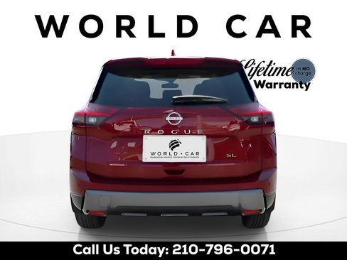 Used 2024 Nissan Rogue SL FWD image 4