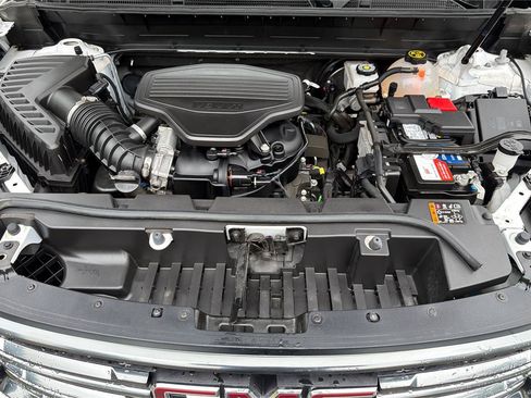 Used 2023 GMC Acadia AT4 w/ Technology Package AWD/4WD image 24