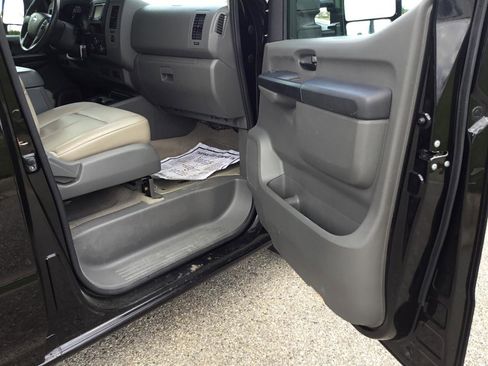 Used 2018 Nissan NV 3500 SL RWD image 15