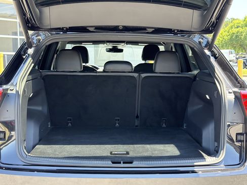 Used 2024 Volkswagen Atlas Cross Sport SE FWD image 31