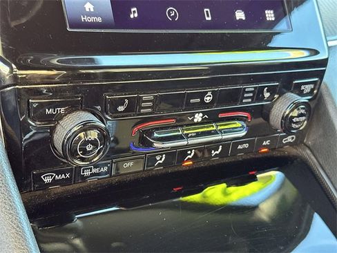 Used 2023 Jeep Grand Cherokee L Laredo image 36