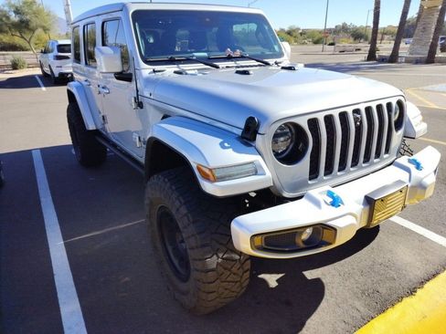 Used 2023 Jeep Wrangler Unlimited Sahara image 3