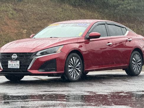 Used 2023 Nissan Altima 2.5 SV image 7