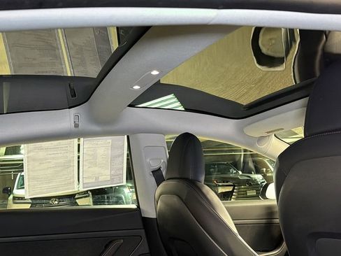 Used 2020 Tesla Model 3 Standard Range image 17