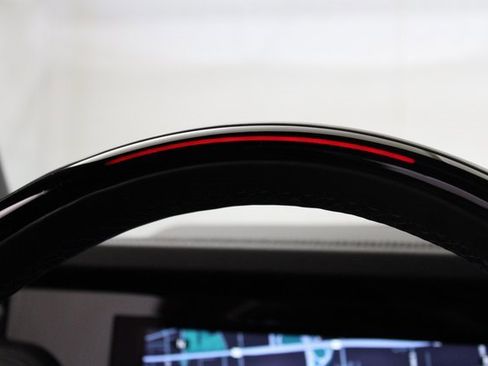 Used 2025 GMC Yukon Denali w/ Advanced Technology Package image 33