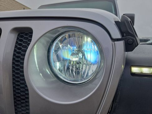 Used 2018 Jeep Wrangler Unlimited Sport AWD/4WD image 9