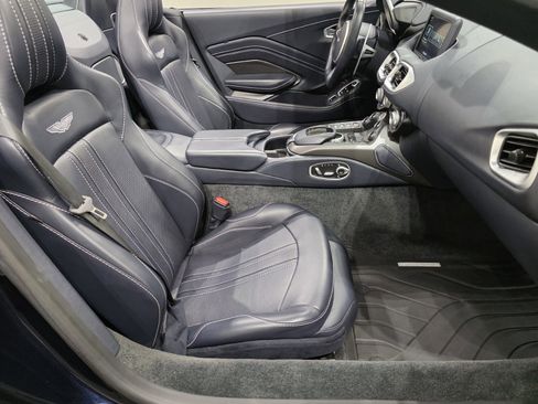 Used 2021 Aston Martin V8 Vantage Roadster image 18