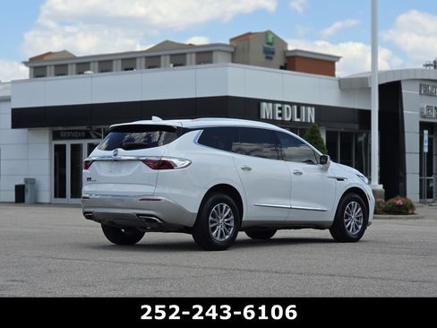 Used 2023 Buick Enclave Essence FWD image 8