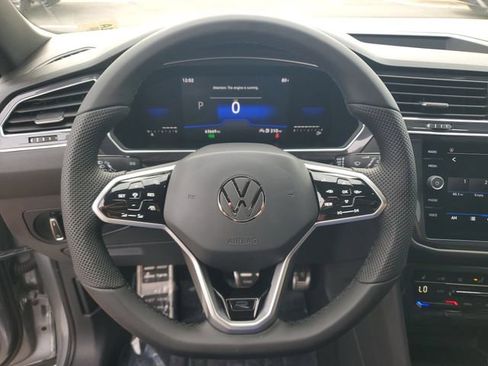 Used 2022 Volkswagen Tiguan SE R-Line FWD image 20