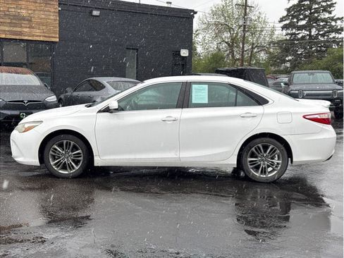 Used 2016 Toyota Camry SE FWD image 2