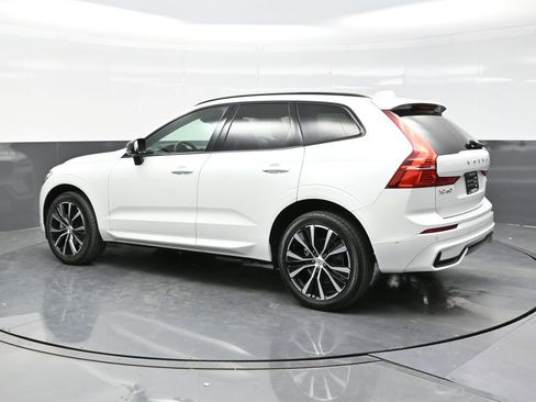 Used 2024 Volvo XC60 B5 Plus image 4