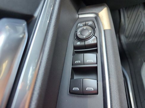 New 2025 GMC Sierra 2500 SLE w/ SLE Value Package; image 18