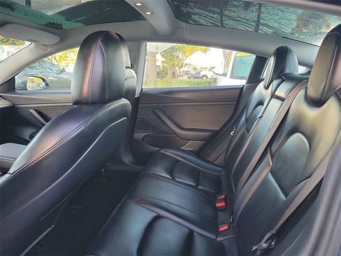 Used 2021 Tesla Model 3 Standard Range Plus image 7