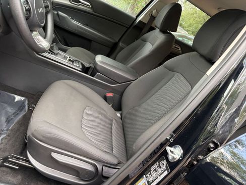Used 2025 Kia Sportage LX AWD/4WD image 33