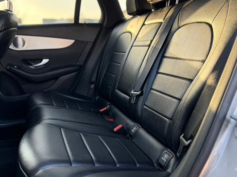 Used 2019 Mercedes-Benz GLC 300 4MATIC w/ Premium Package image 14