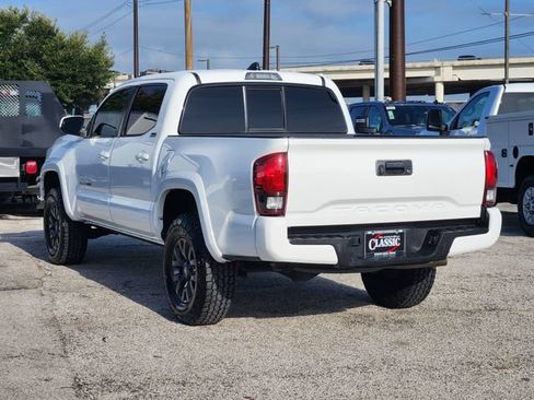 Used 2020 Toyota Tacoma SR5 w/ SR5 Appearance Package (SM) RWD image 5