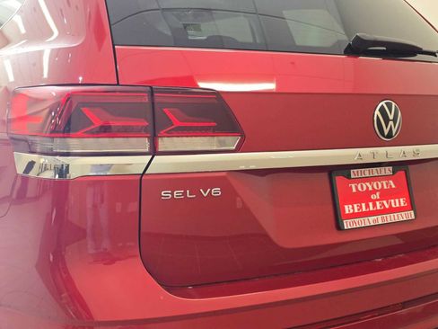 Used 2021 Volkswagen Atlas SEL R-Line AWD/4WD image 7