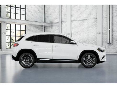 New 2026 Mercedes-Benz GLA 250 image 2
