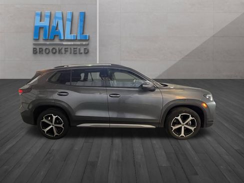 Certified 2025 Volkswagen Tiguan SE image 7