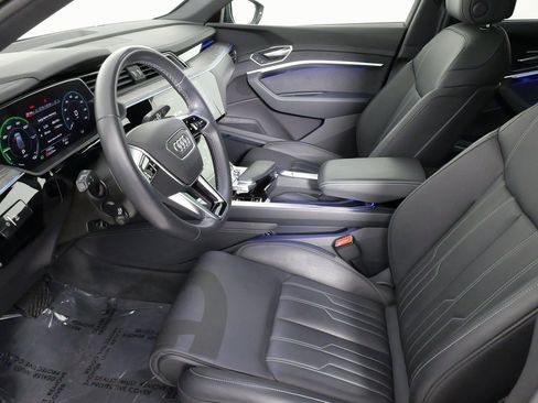 Used 2023 Audi e-tron Prestige w/ Prestige Package image 32