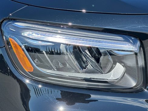 New 2026 Mercedes-Benz GLB 250 image 11