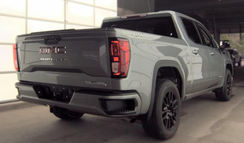Used 2025 GMC Sierra 1500 Elevation AWD/4WD image 3
