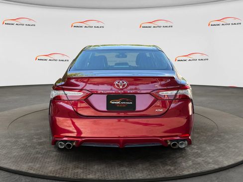Used 2018 Toyota Camry XSE FWD image 9