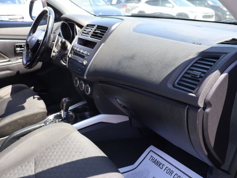 Used 2011 Mitsubishi Outlander Sport SE AWD/4WD image 9