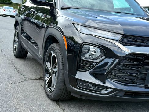 Used 2023 Chevrolet TrailBlazer RS w/ Sun and Liftgate Package AWD/4WD image 4
