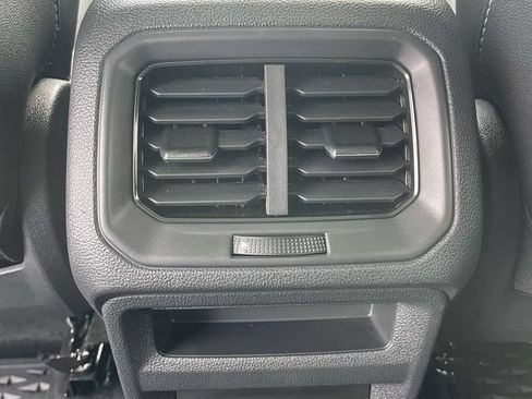 Certified 2023 Volkswagen Taos SE FWD image 13