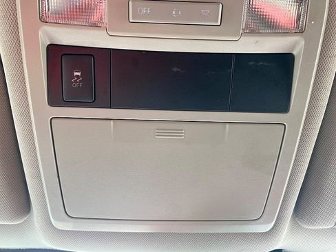 Used 2018 Toyota Tacoma SR5 AWD/4WD image 55