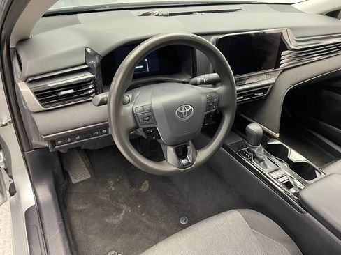 Used 2025 Toyota Camry LE FWD image 11