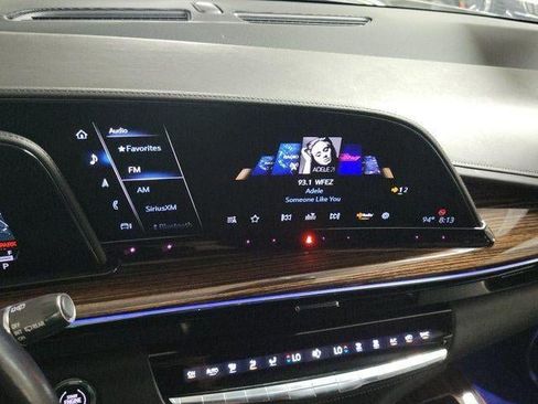 Used 2023 Cadillac Escalade Luxury RWD image 24