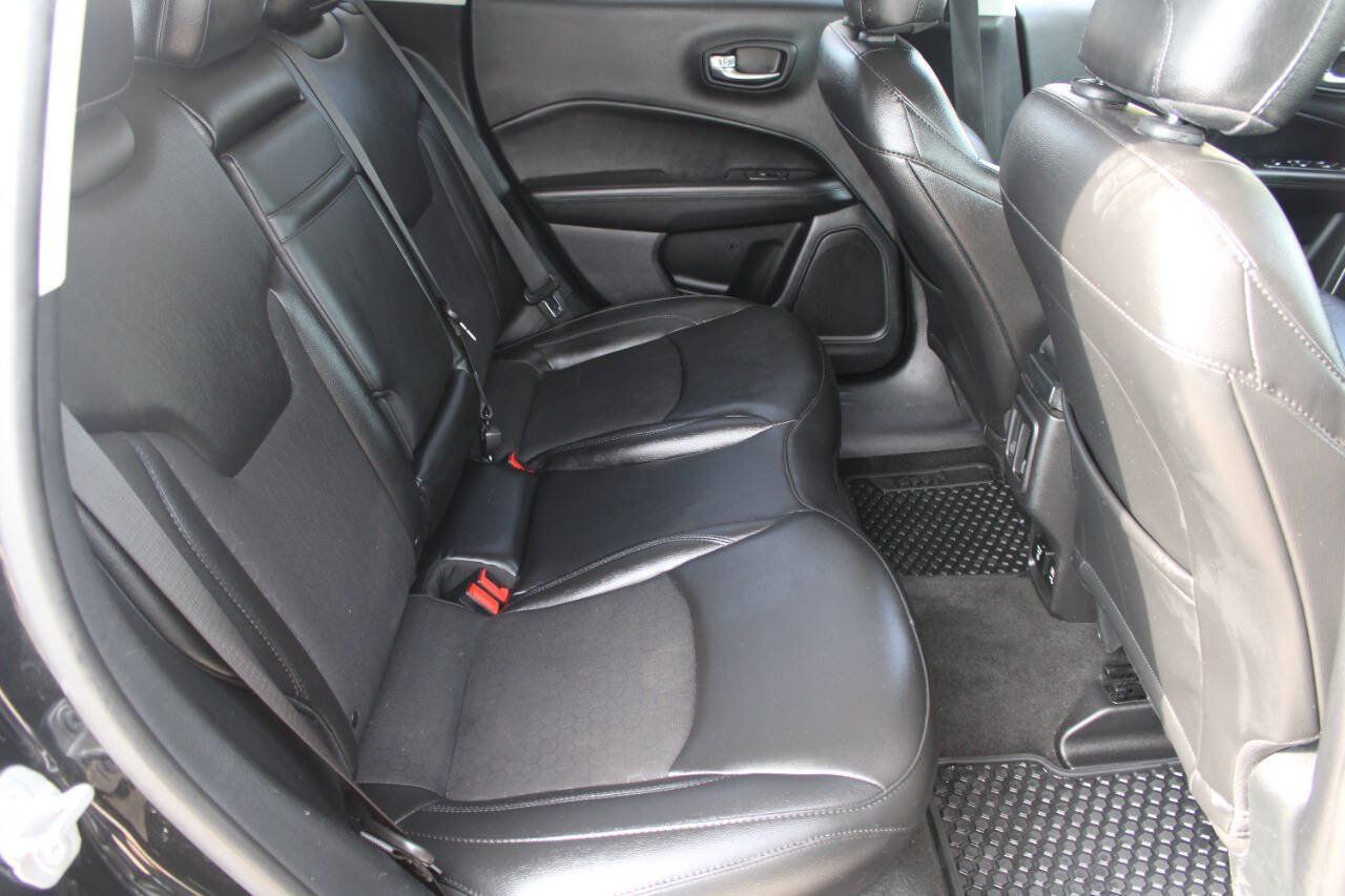 Used 2019 Jeep Compass Latitude AWD/4WD image 10