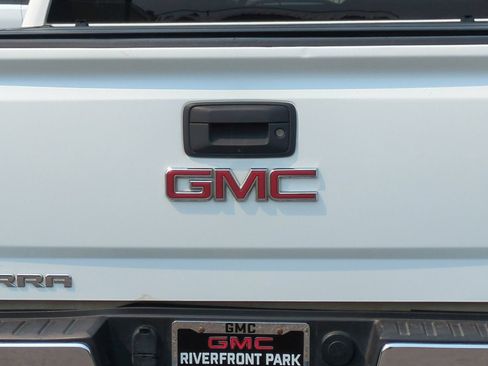 Used 2015 GMC Sierra 1500 SLT w/ SLT Crew Cab Value Package AWD/4WD image 45