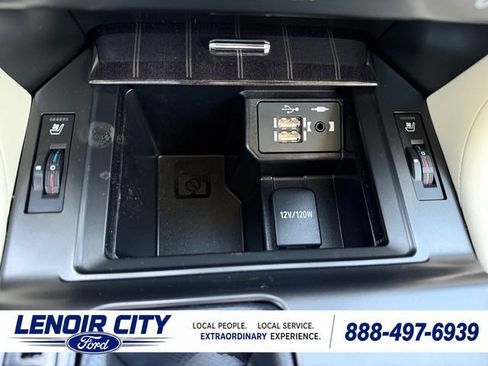 Used 2023 Lexus GX 460 Luxury w/ Sport Design Package AWD/4WD image 27