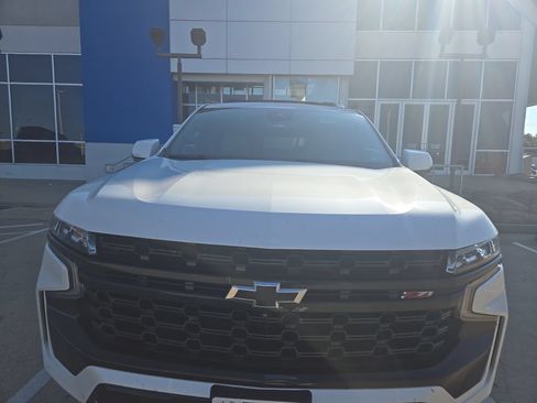 Used 2023 Chevrolet Tahoe Z71 w/ Luxury Package AWD/4WD image 11