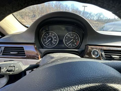 Used 2011 BMW 335i Coupe image 12