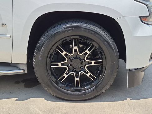 Used 2015 Chevrolet Suburban LTZ RWD image 26