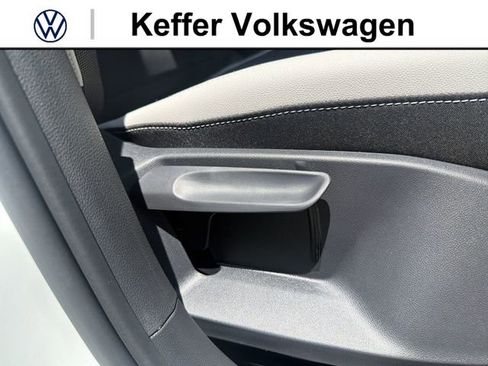 New 2026 Volkswagen Taos SE AWD/4WD image 31