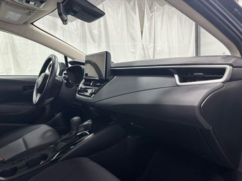 Used 2025 Toyota Corolla LE w/ LE Premium Package image 58
