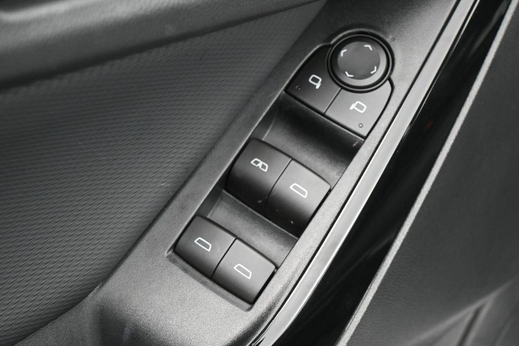 Used 2026 Chevrolet Equinox LT FWD image 14