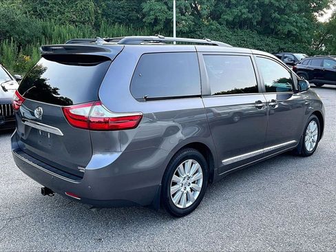 Certified 2017 Toyota Sienna Limited Premium w/ Preferred Accessory Package AWD/4WD image 6