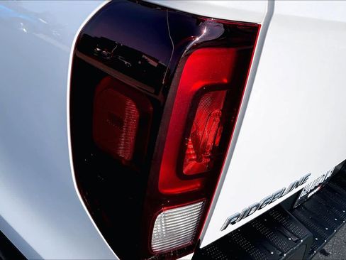 Used 2023 Honda Ridgeline Sport image 28